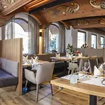 Hotel Hubertus 4*